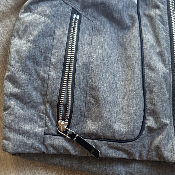 Obermeyer Gray and White Kids Ski Jacket - Picture 6 of 12